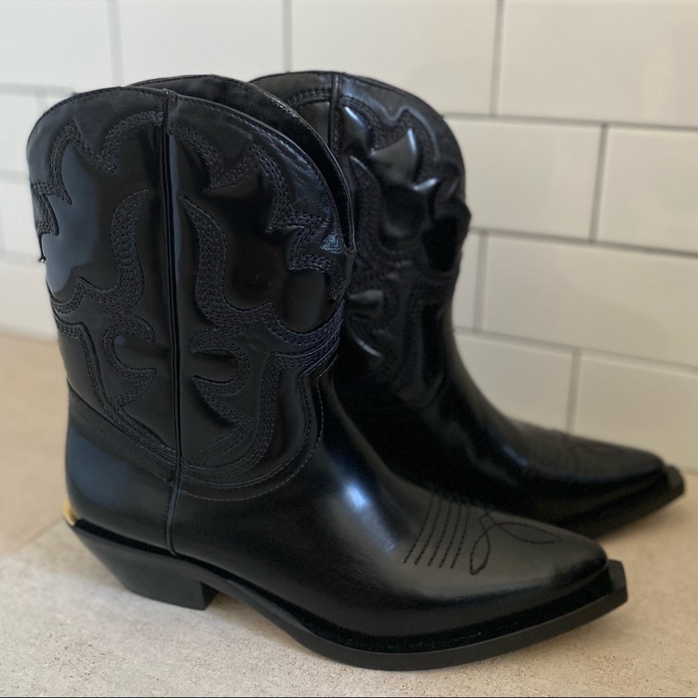 NEW Schutz leather w/ gold accent western boots size 8
